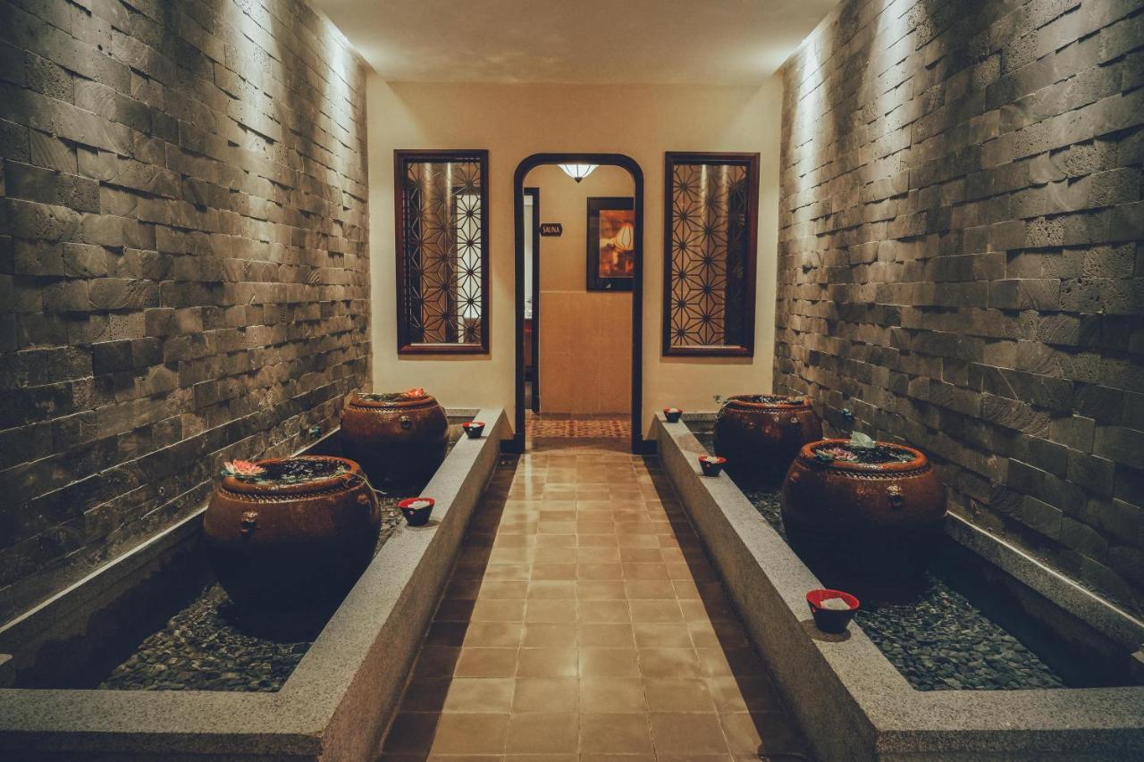 Allegro Hoi An . A Little Luxury Hotel & Spa Eksteriør bilde A foot bath at a spa