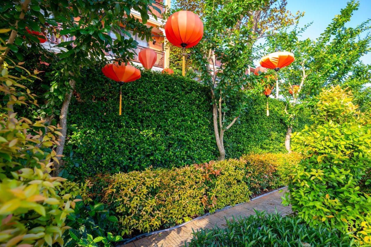 Allegro Hoi An . A Little Luxury Hotel & Spa Eksteriør bilde Chinese lanterns in Chinatown, San Francisco