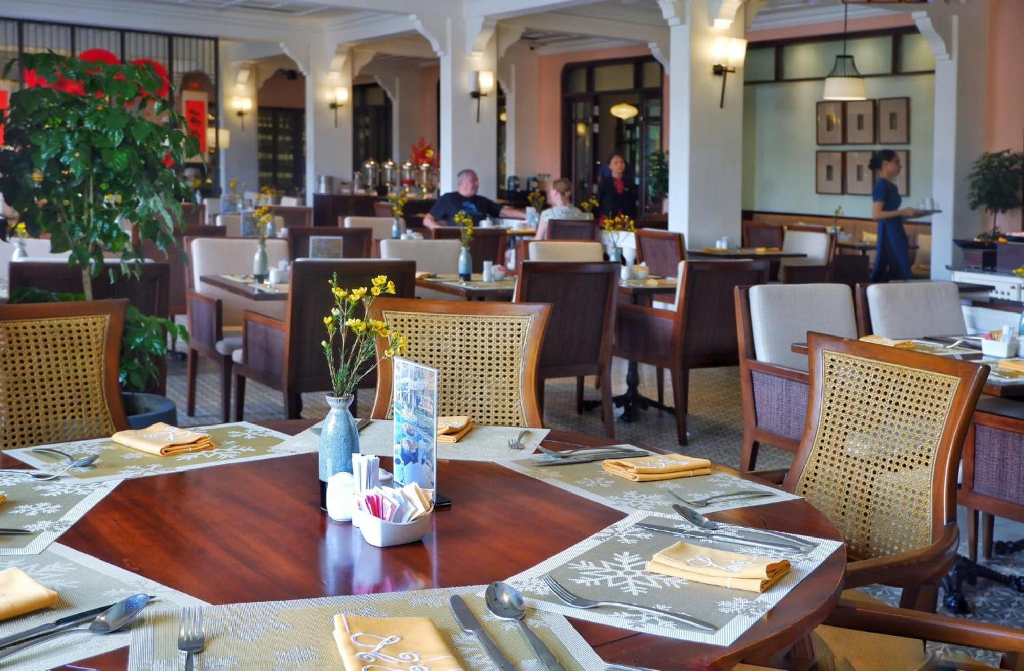 Allegro Hoi An . A Little Luxury Hotel & Spa Eksteriør bilde The restaurant at the hotel