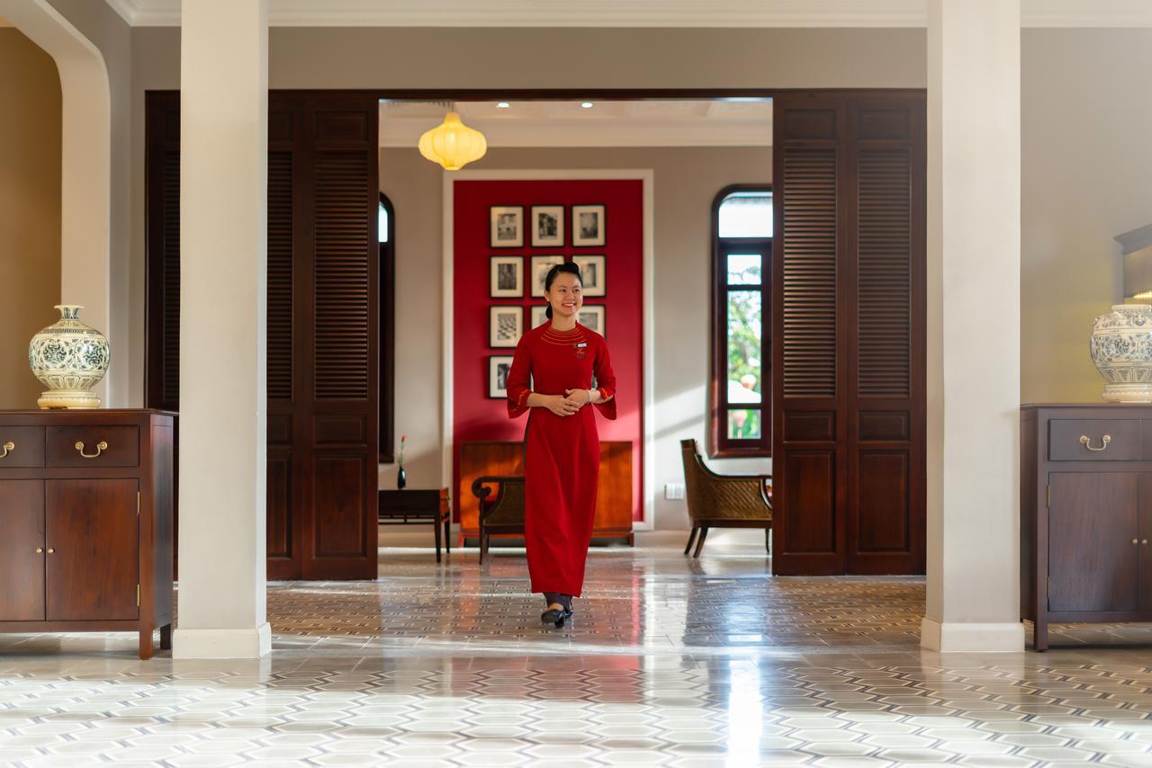 Allegro Hoi An . A Little Luxury Hotel & Spa Eksteriør bilde A Concierge at the Mandarin Oriental, Saigon